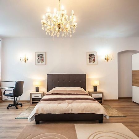 Kostas Apartments 브라쇼브 외부 사진