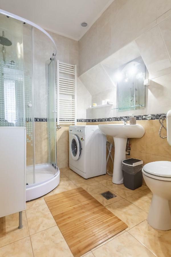 Kostas Apartments 브라쇼브 외부 사진