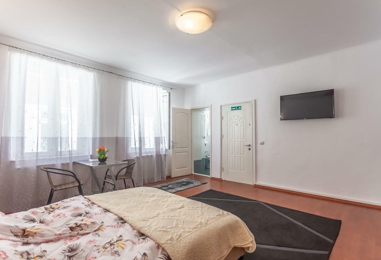 Kostas Apartments 브라쇼브 외부 사진